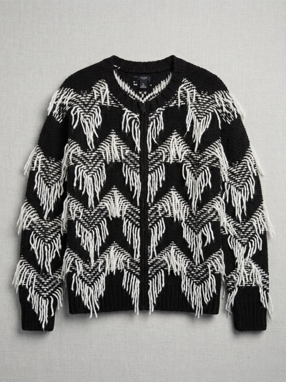 Vintage Volcom Black and White Knit Sweater